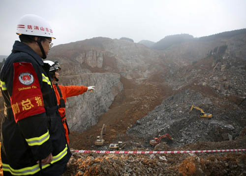 14 buried in SW China stone pit landslide