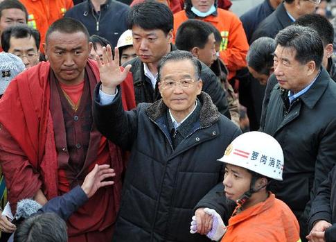 Premier Wen arrives in quake-hit Yushu