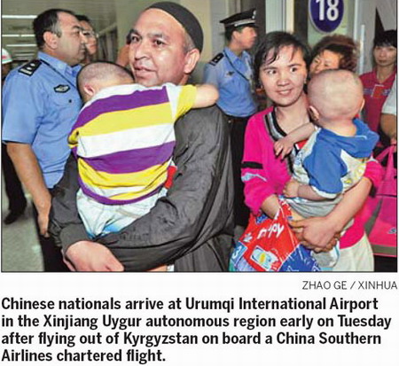 Chinese nationals flee Kyrgyzstan 'war zone'