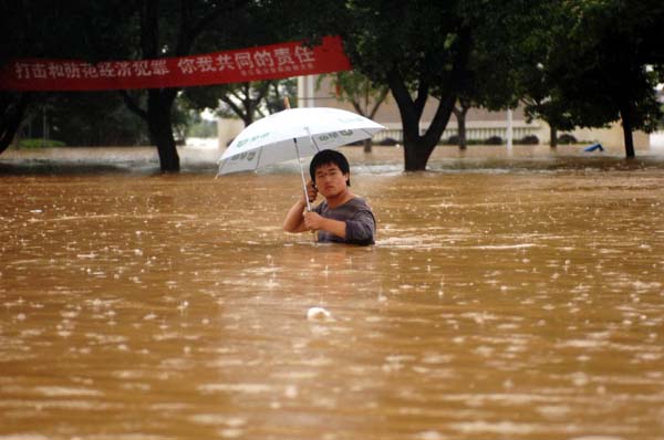 Torrential rains continue to pound S China regions