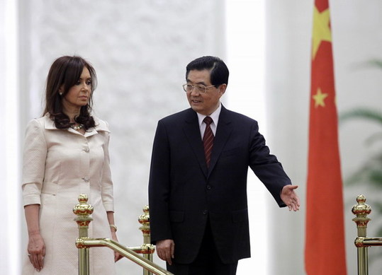 Argentine president visits China to promote economic ties