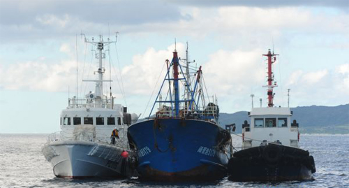 Chinese trawler crew seized by Japan back home