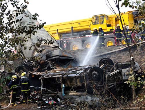 Highway accident kills 17 in E China