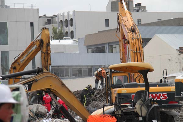 Chinese rescuers work in Christchurch after quake