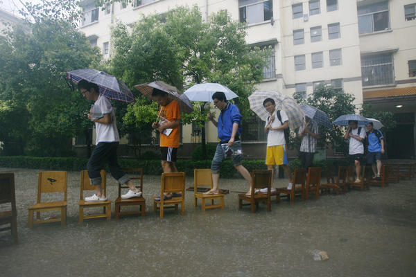 Rain causes gridlock in Wuhan