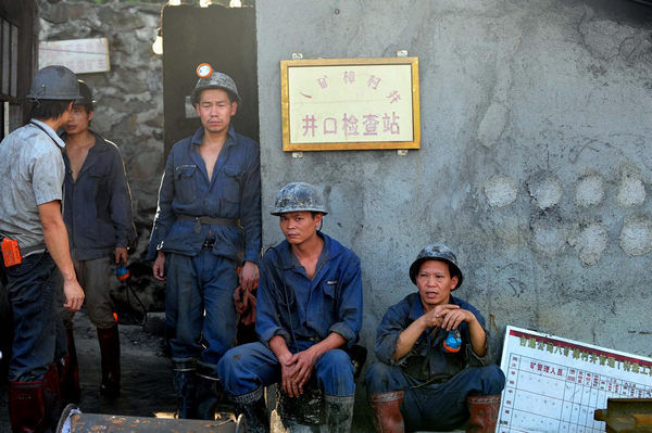 3 dead, 19 trapped in S China's coal mine accident