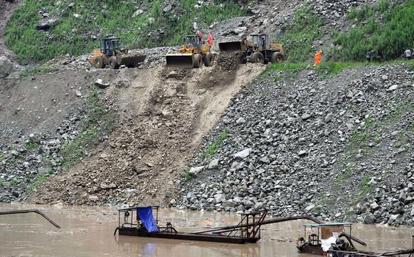 Mudslides cut off pivotal highway in SW China