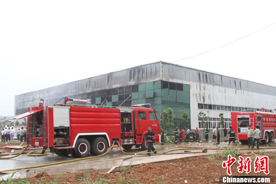 12 killed in warehouse fire in C China city
