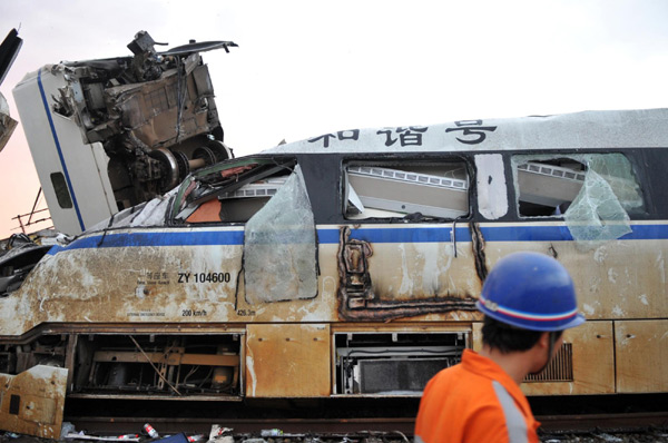 Ministry apologizes for deadly train crash