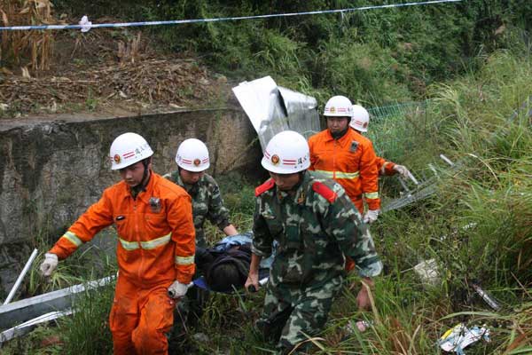 7 killed in SW China traffic accident