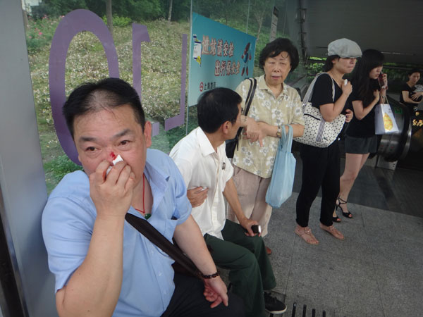 Shanghai subway trains rear-end, over 270 injured