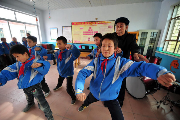 Qinqiang opera introduced at primary school