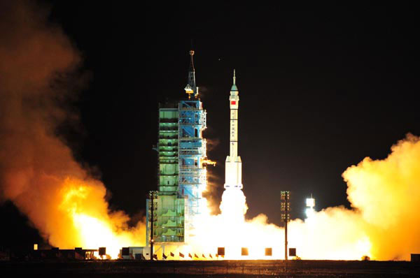 China says launch of Shenzhou VIII successful