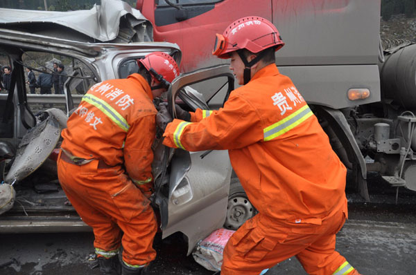 7 killed in traffic accident in SW China