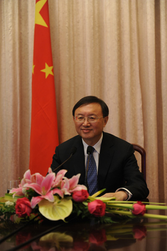 Chinese FM applauds China-US relations