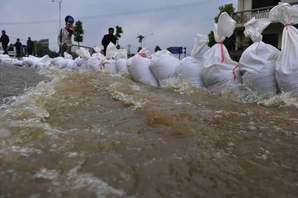 Rainstorm floods Changsha in C China