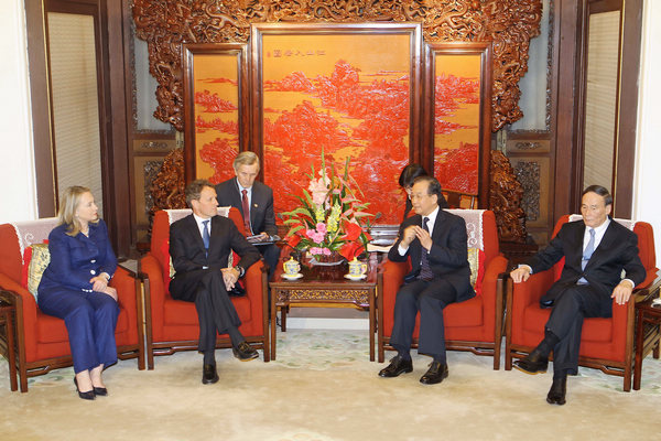 Premier Wen meets Clinton, Geithner