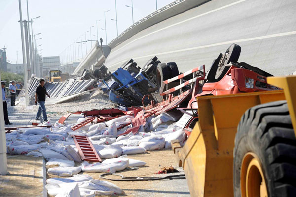 3 killed, 5 injured after bridge collapses in NE China