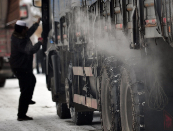 Snow brings traffic misery