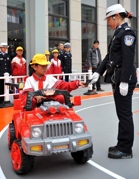 China marks first road safety day