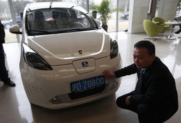 Shanghai delivers new energy car