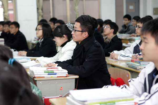 Changes in <EM>gaokao </EM>rules spark heated debate