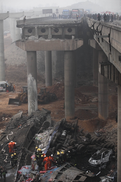 Five dead after bridge collapses in China