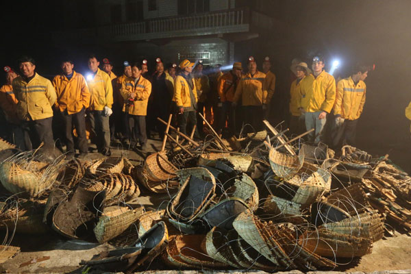 C China mudslide derails freight train