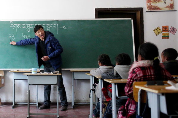 Chinese school rebuilt with African aid