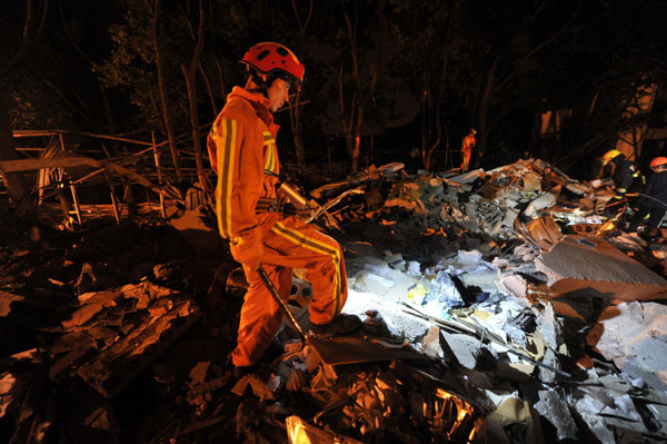 Death toll of E China building collapse rises to 11