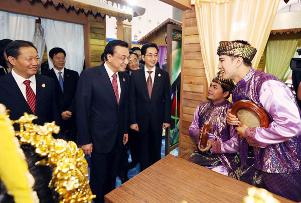 Chinese premier eyes closer ties with ASEAN