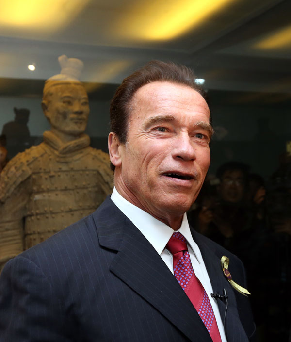 Schwarzenegger visits Terracotta Warriors