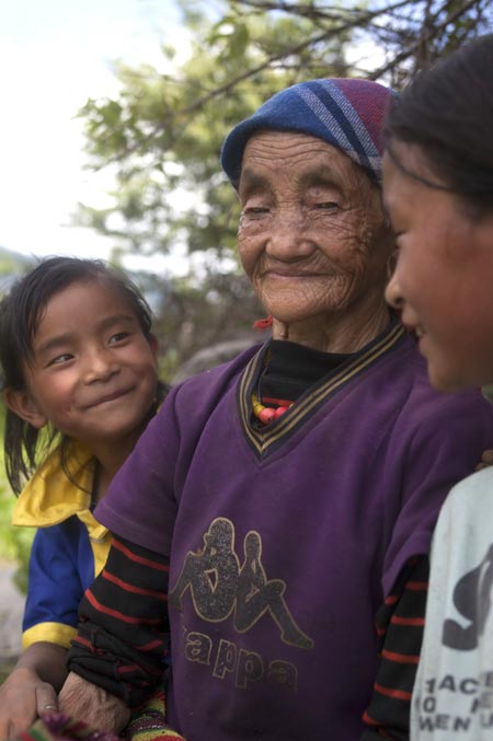 Deng people balances tradition in modern world