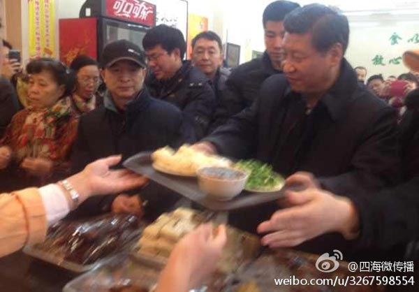 Xi joins diners for dumplings