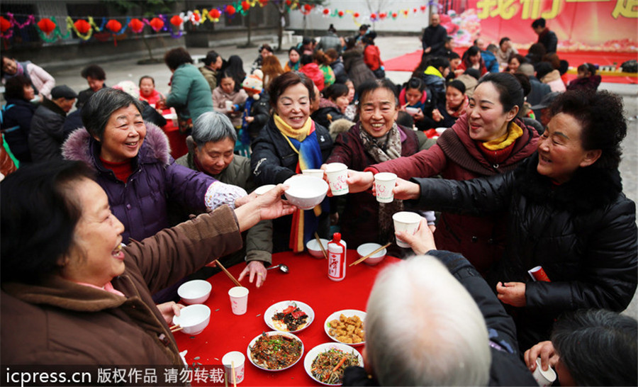 Laba Festival dinner party in SW China