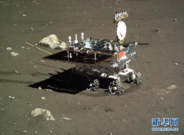 Long lunar night wait for moon rover