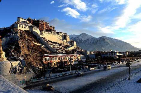 New day dawns on Potala Palace