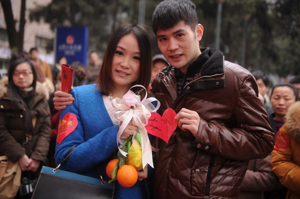 Company gives oranges for free on Valentine's Day