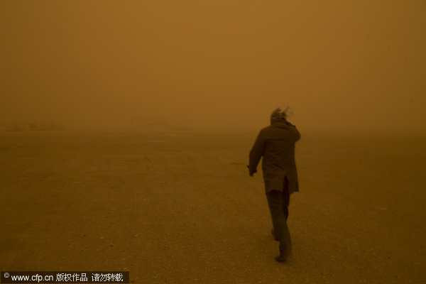 Sandstorm hits Northwest China