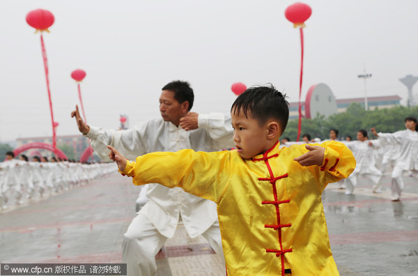 Annual <EM>qigong </EM>event opens in Central China