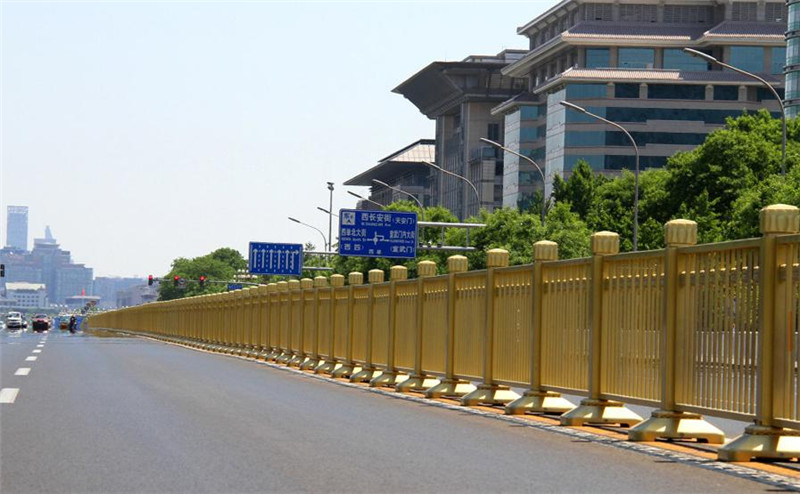 Chang'an Avenue becomes golden heart of Beijing