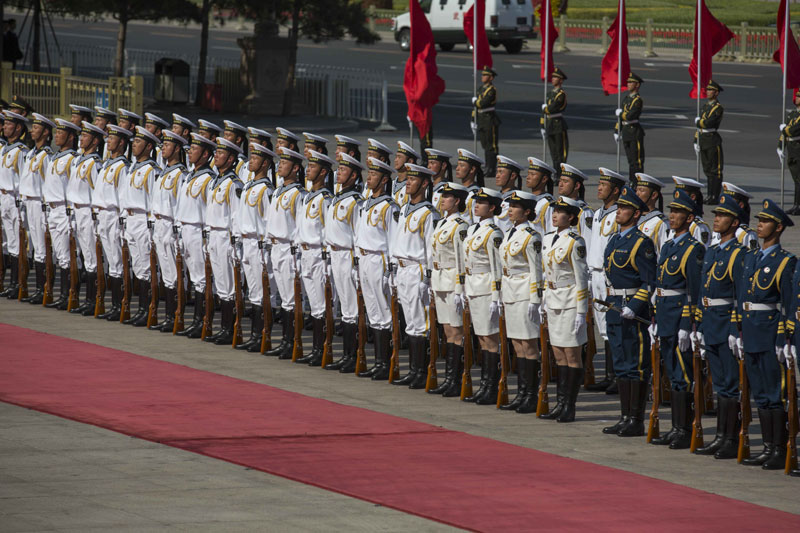 PLA Honor Guard debuts female members