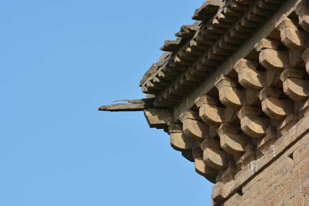 Leaning tower evokes visions of Pisa