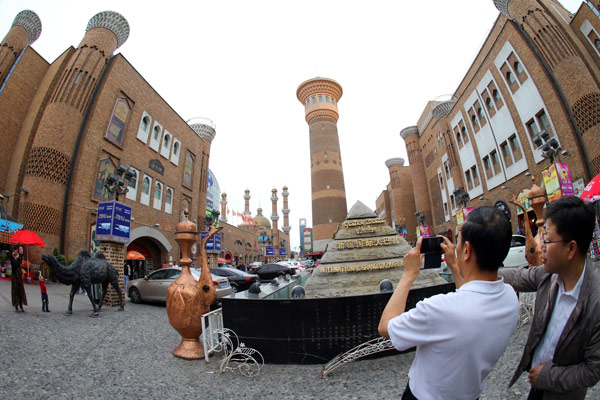 Xinjiang offers cash to revive slumping tourism industry