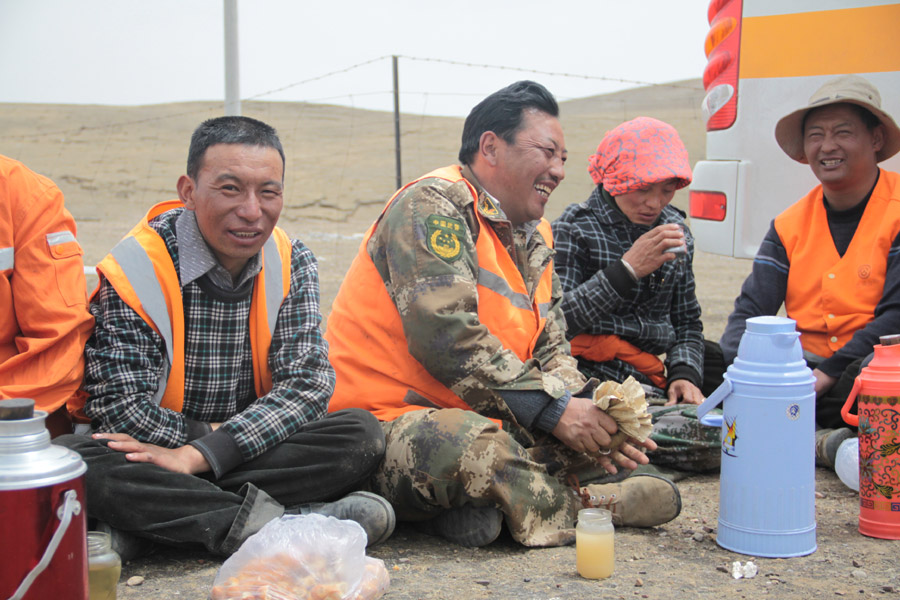 Life of highway maintenance workers on Qinghai-Tibet Plateau