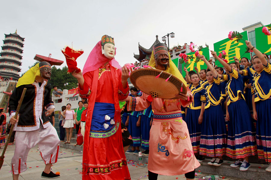 Nuo Dance performed in Fenlong Festival in Hechi, S China