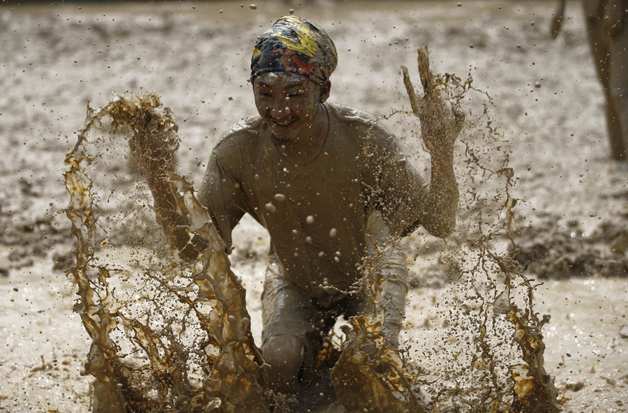 Swamp soccer tournament kicks off in Beijing