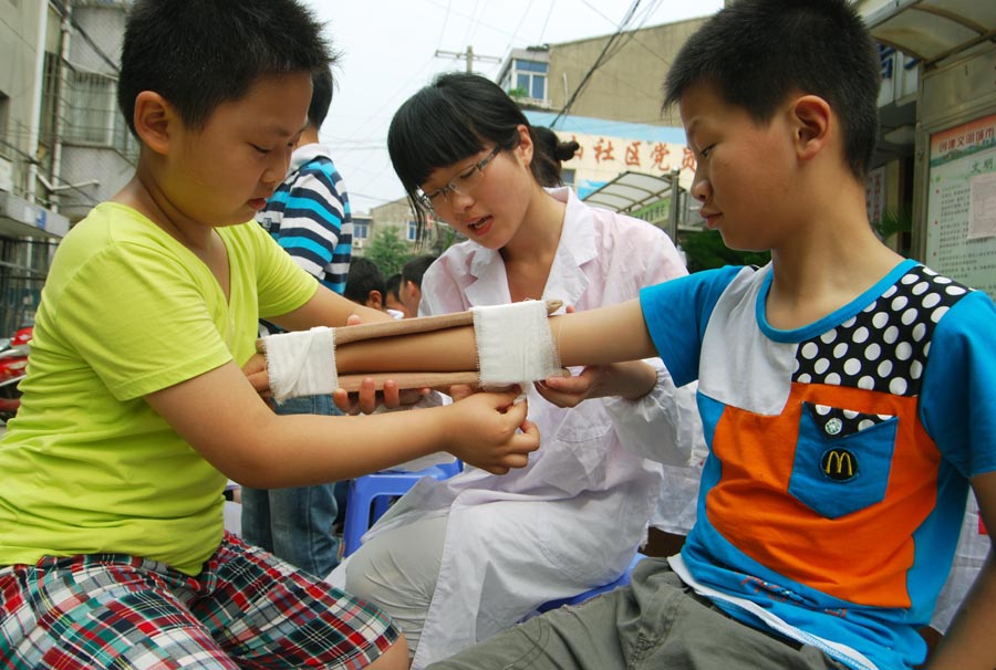 Kids dance into summer vacation