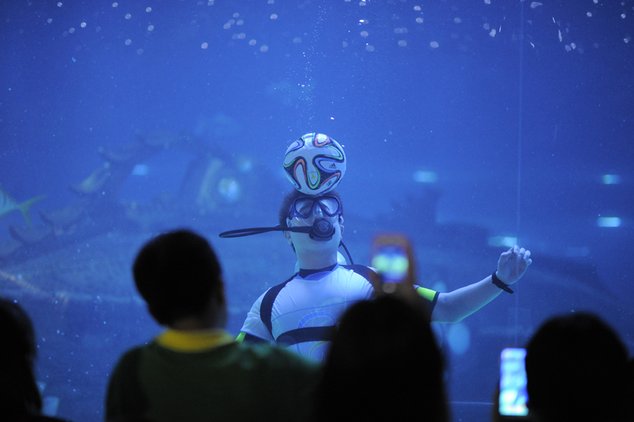 Underwater soccer match in Tianjin