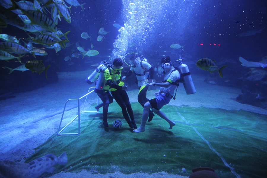 Underwater soccer match in Tianjin